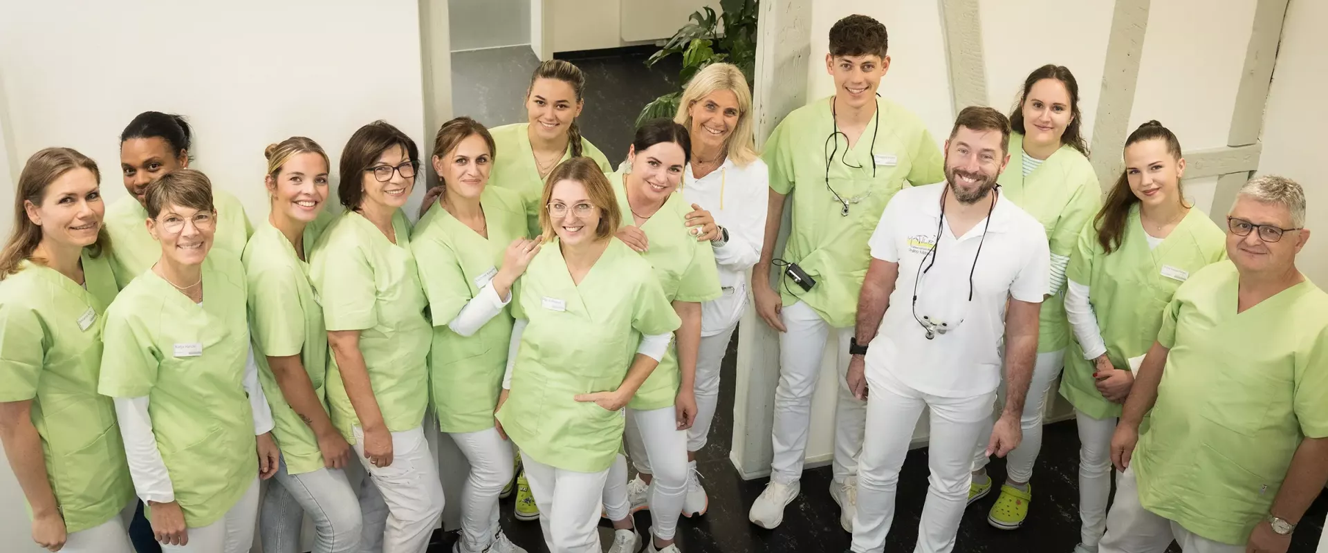 Das Team der Zahnarztpraxis Mattle in Nürtingen